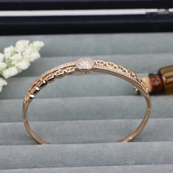 Rose Gold Bangle with Chain-Inspired Band and Round Stone Center, XPBL0560 - Picture 1 of 12